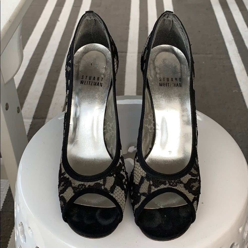 Stuart Weitzman lace pump